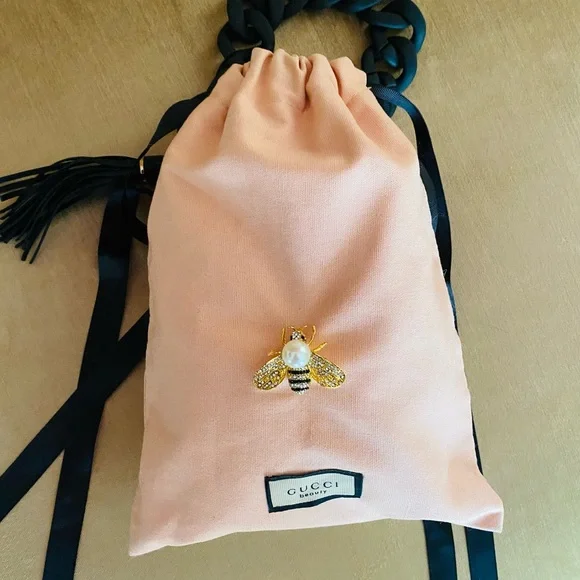 Gucci Beauty Drawstring Pouch - Picture 12 of 12